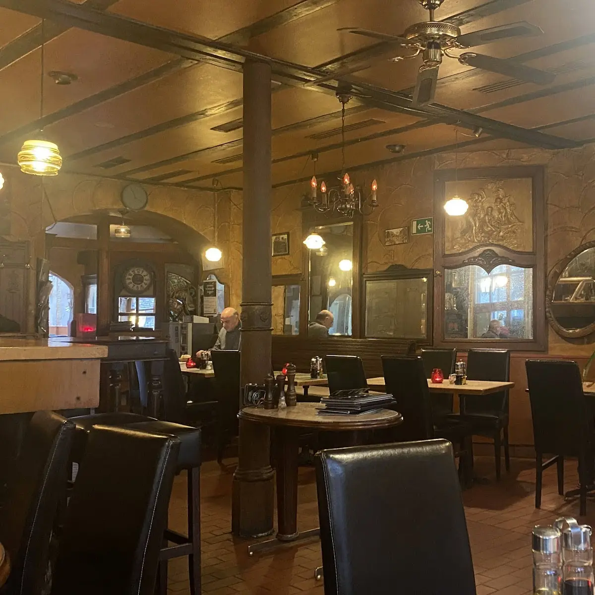 Atmosphäre, Café & Bistro Anvers / Aachen