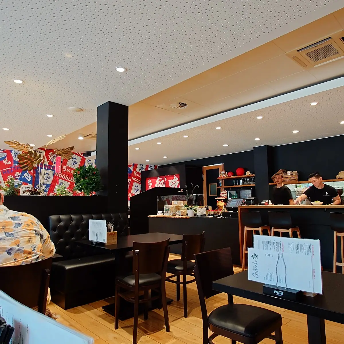 Jin's Noodle Bar Titelbild