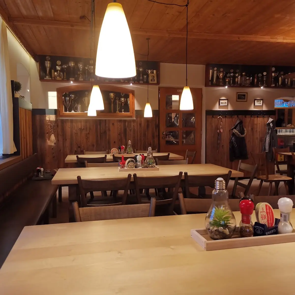 Atmosphäre, Gasthaus Huber