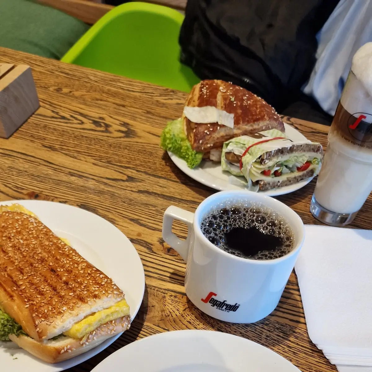 Essen und Trinken photo 2