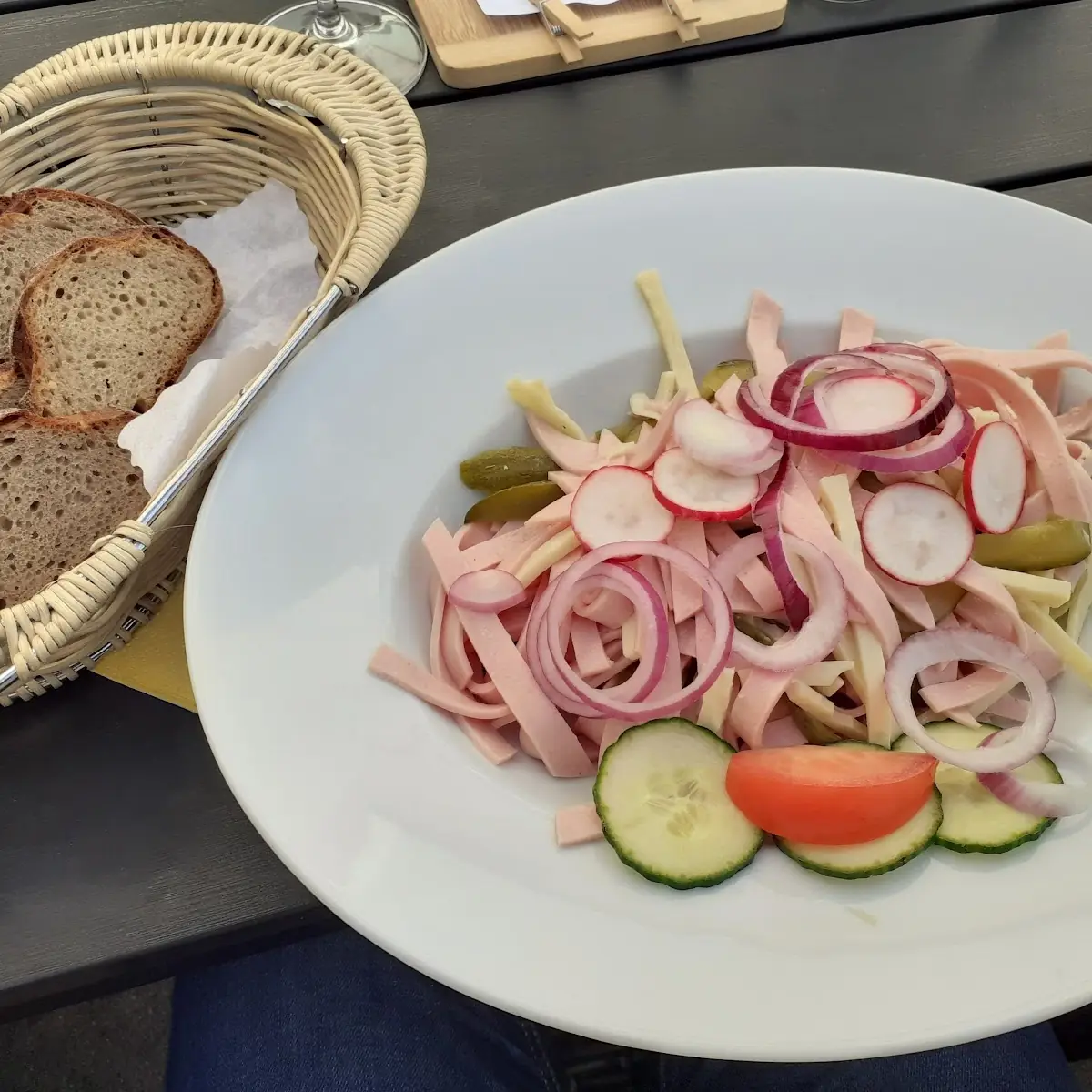 Essen und Trinken, Der Weinboden
