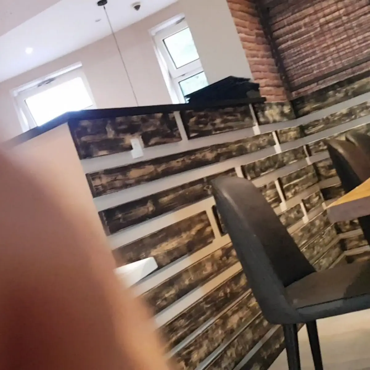 Atmosphäre, Pizza Brothers Lannesdorf