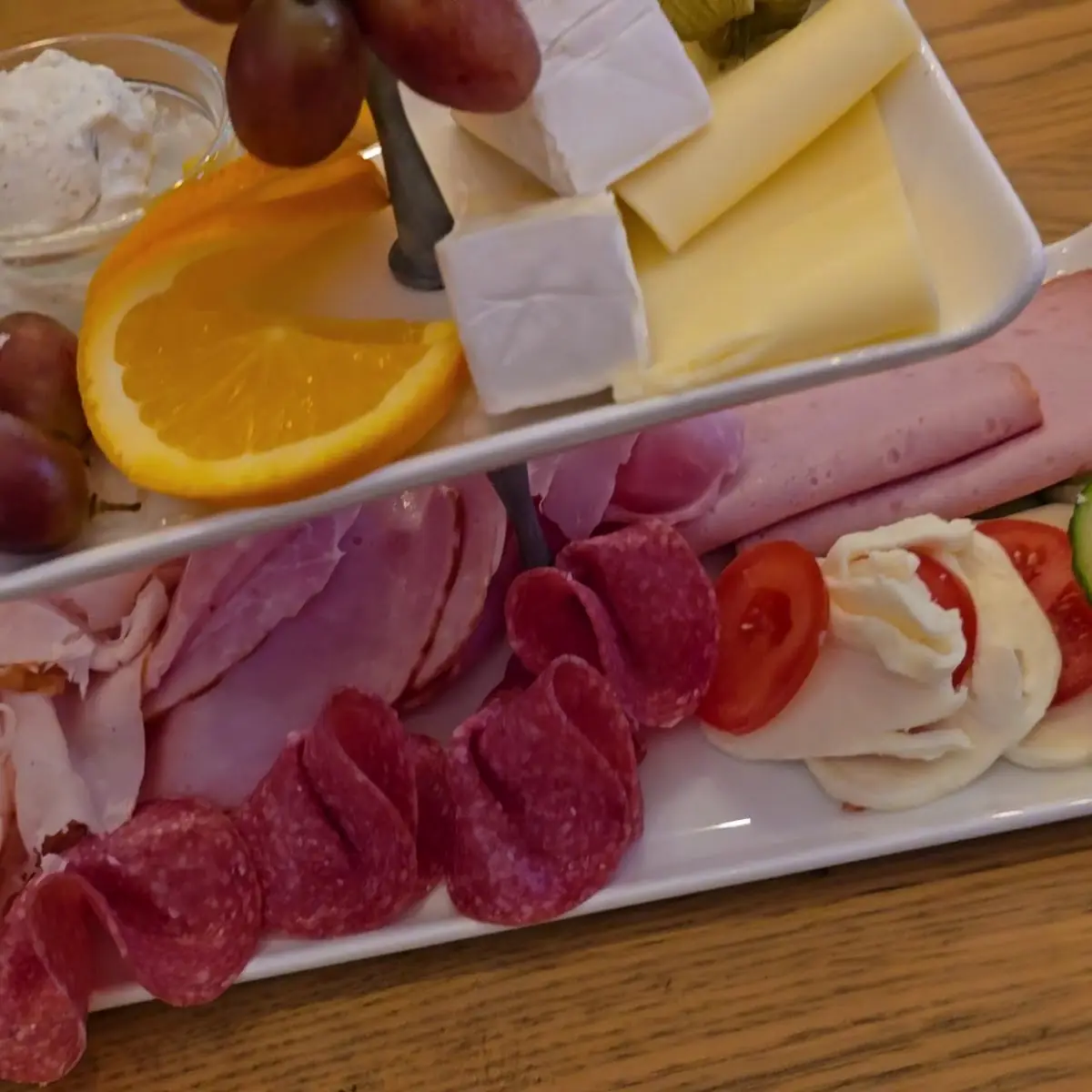 Essen und Trinken, Bäckerei Gnaier im REWE Dillingen