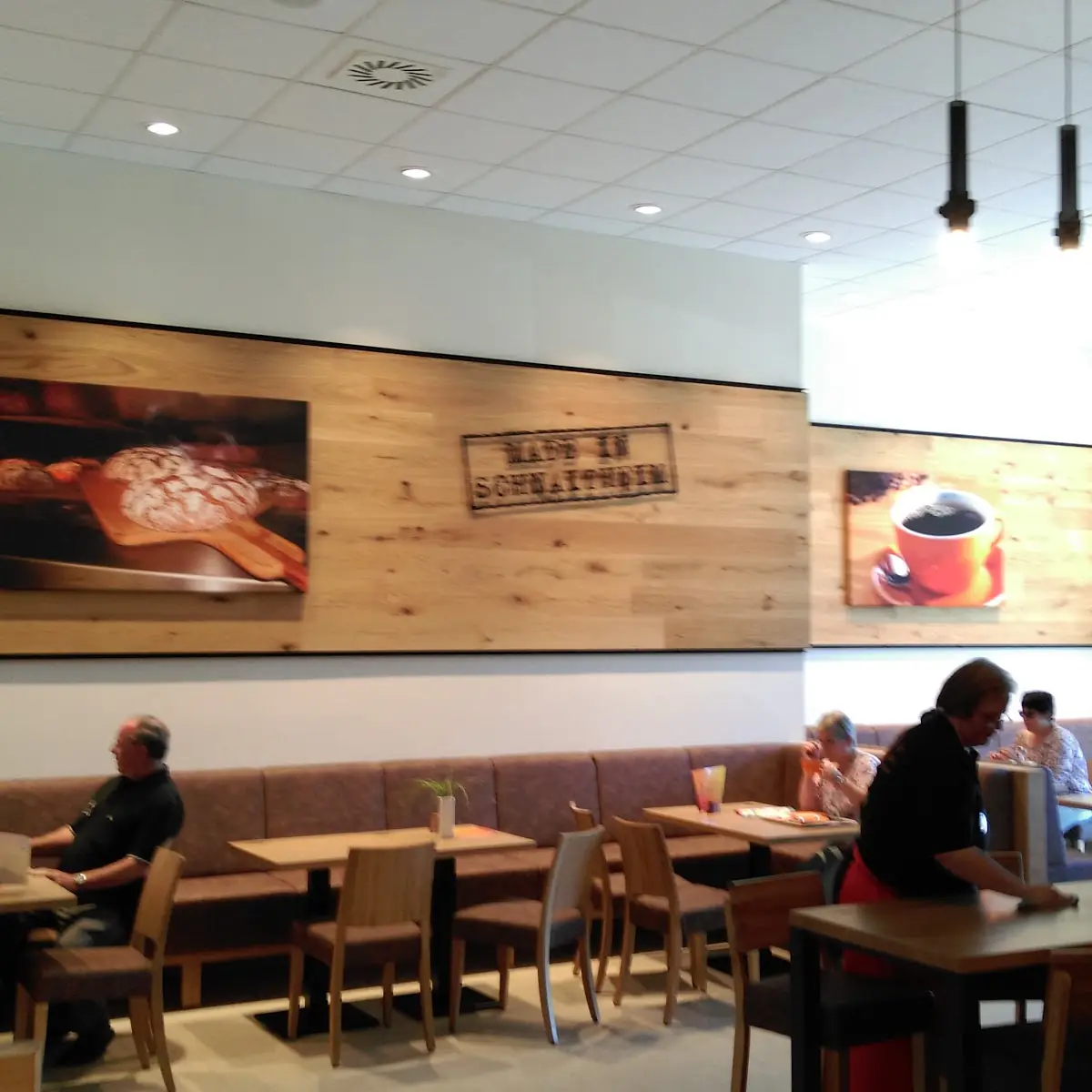 Atmosphäre, Bäckerei Gnaier im REWE Dillingen
