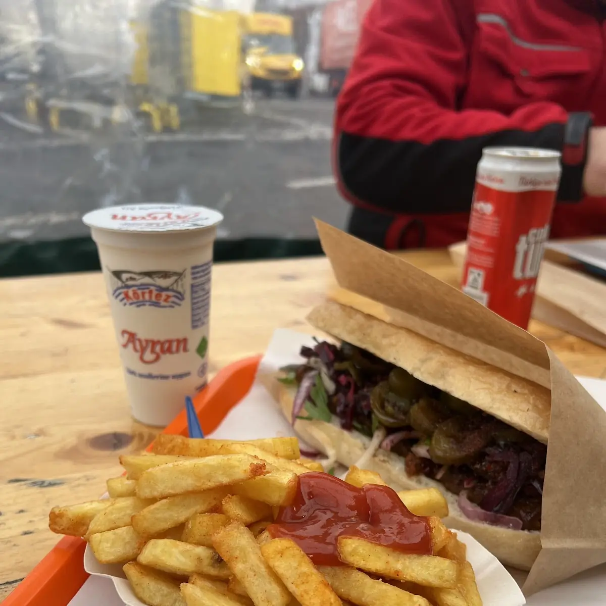 Essen und Trinken, Köfteci Hamza Kebabcı ciğerci Hamza