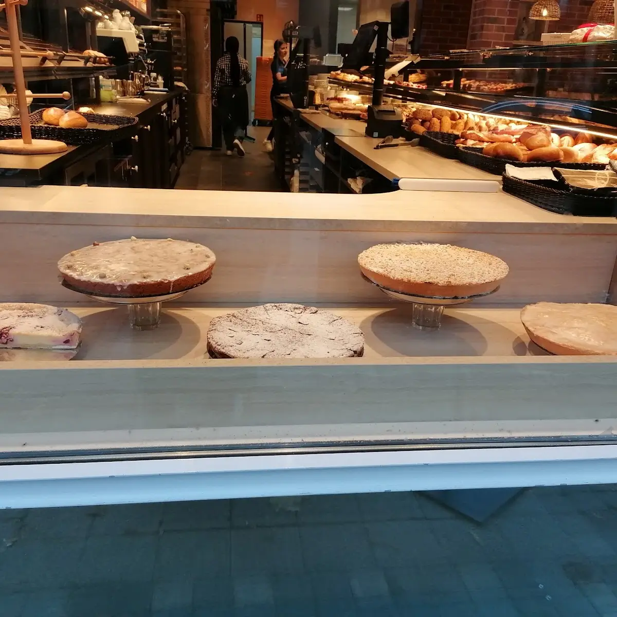 Atmosphäre, pain et gâteau a la Krimphove