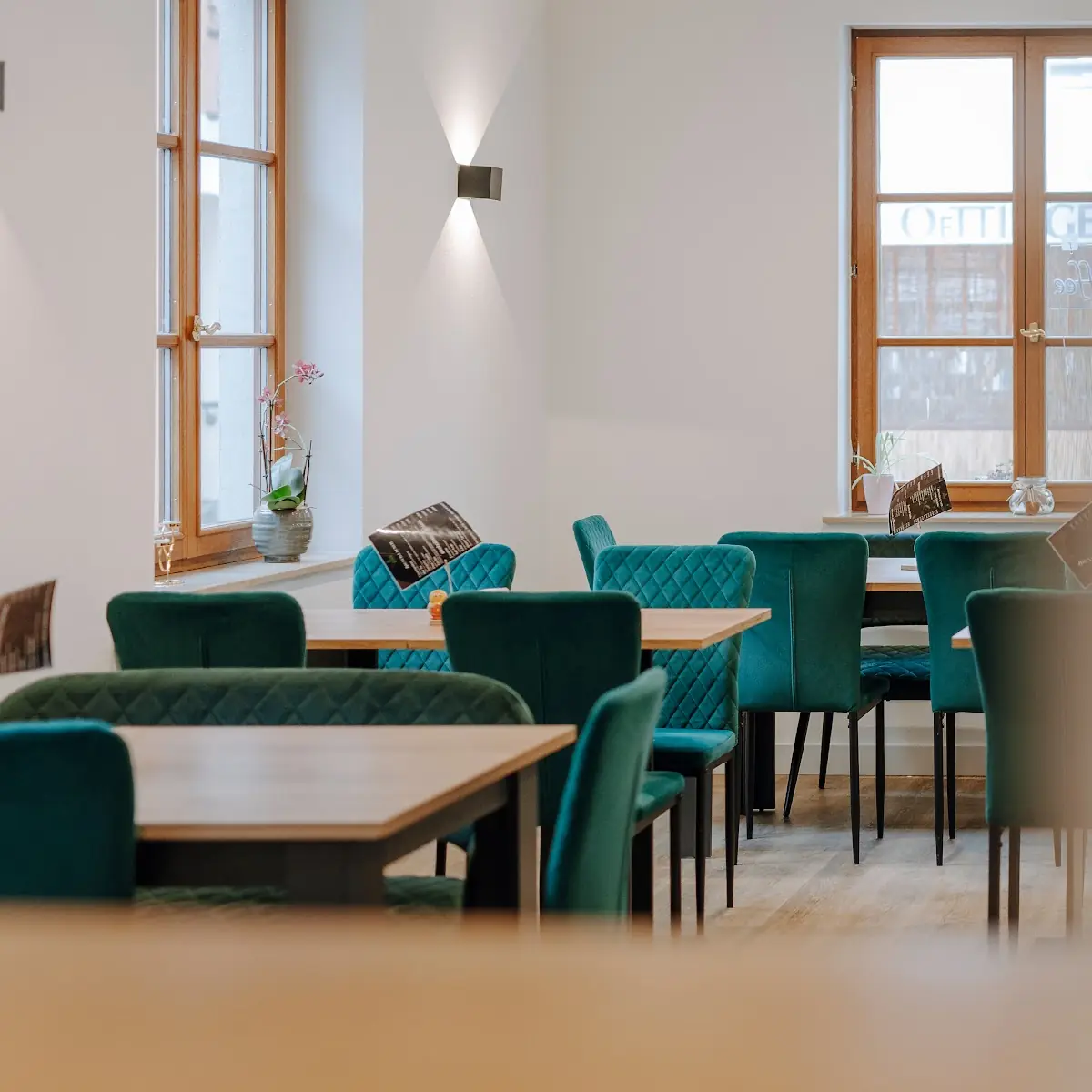 Atmosphäre, Brunch & Lunch by Vika