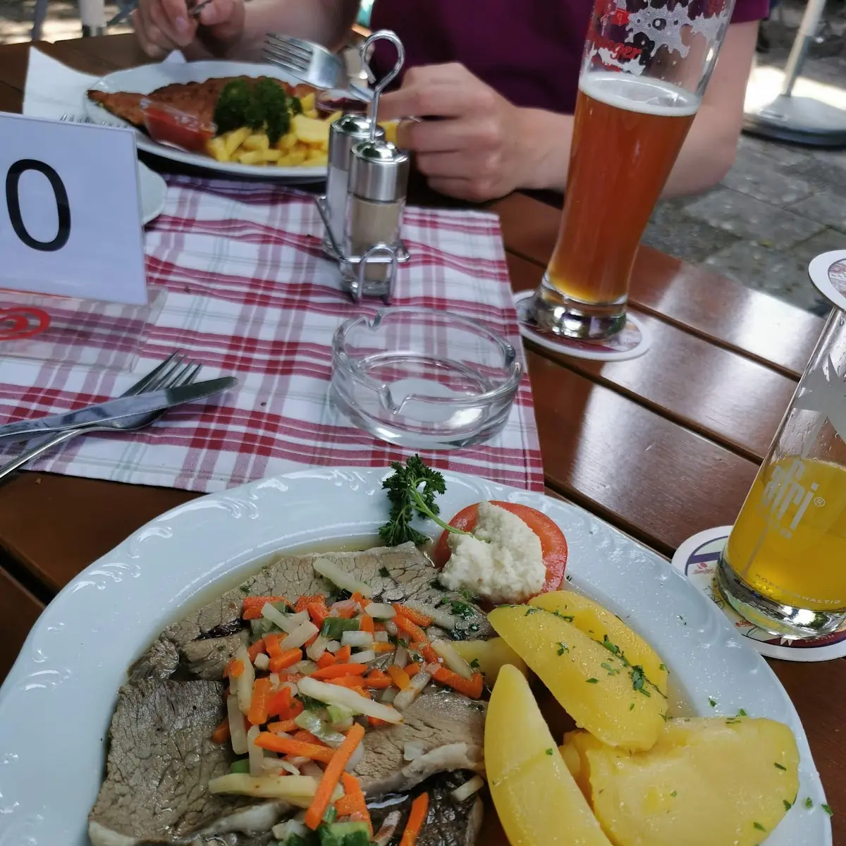 Essen und Trinken, Biergarten Hotel Zur Post