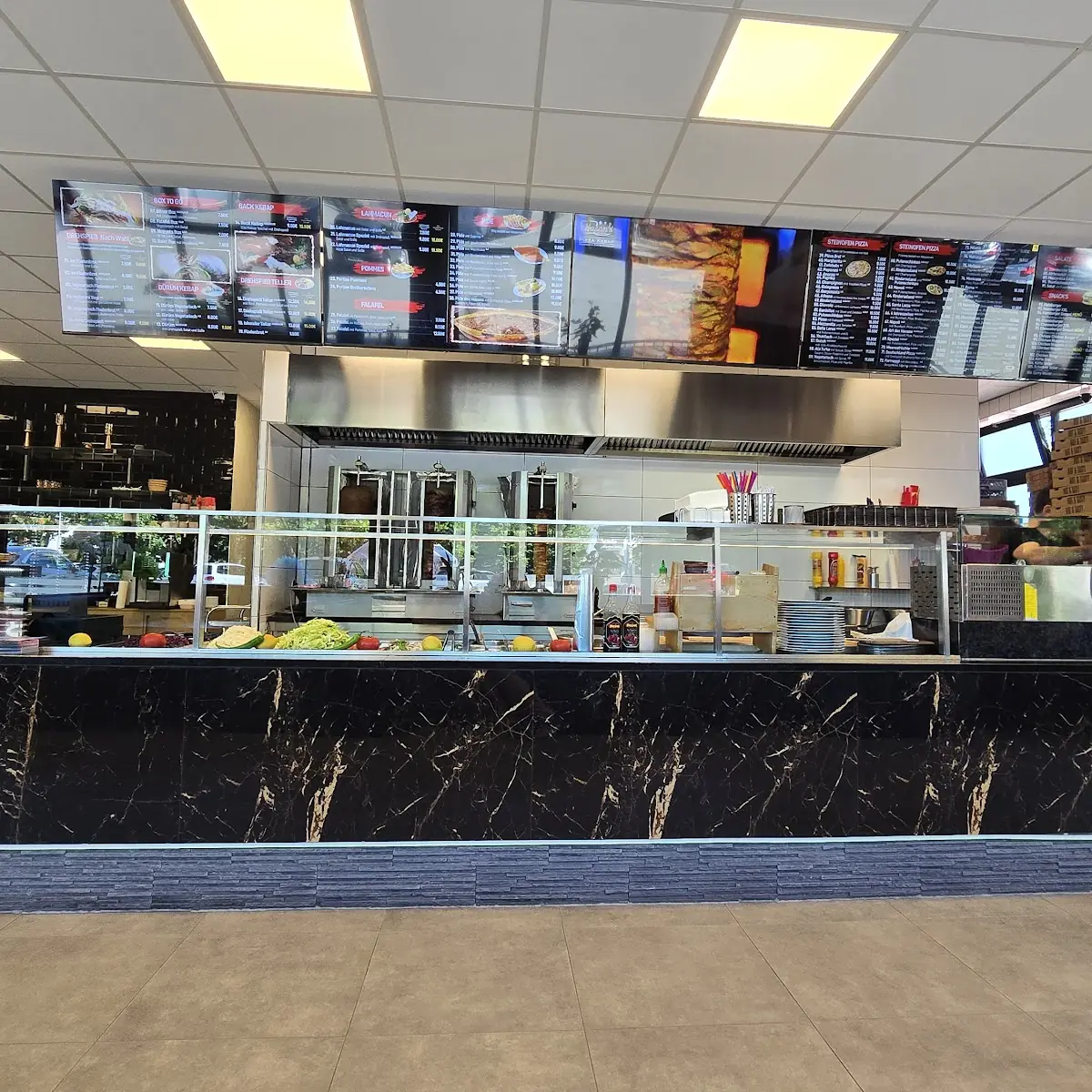 Atmosphäre, Döner-Pizza-Kebab Hasans