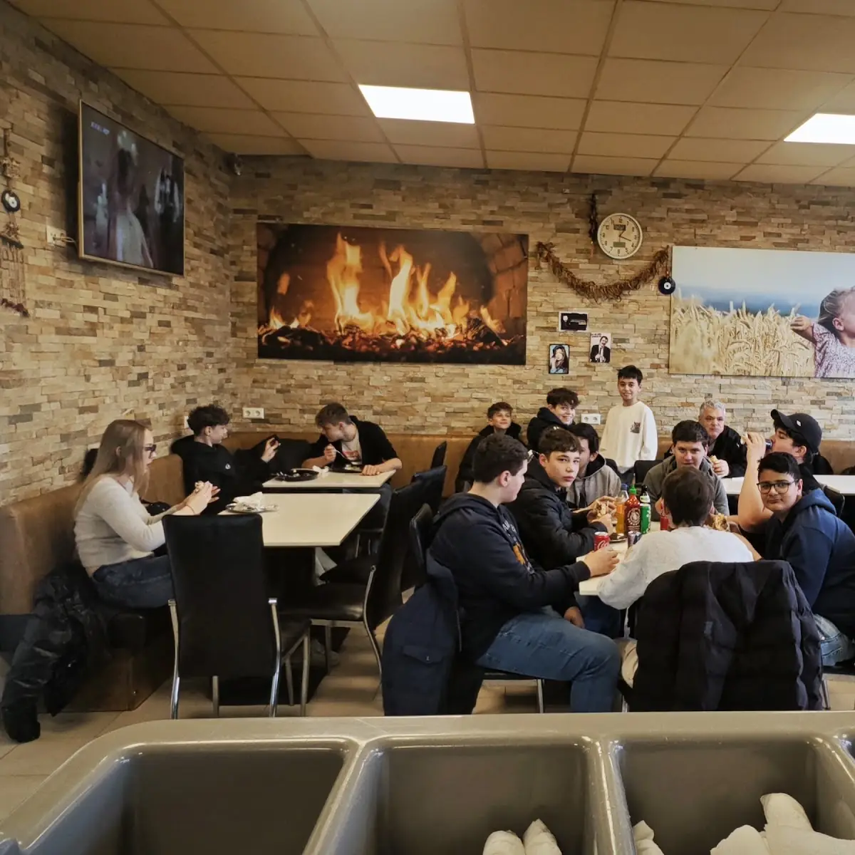 Atmosphäre, Döner-Pizza-Kebab Hasans