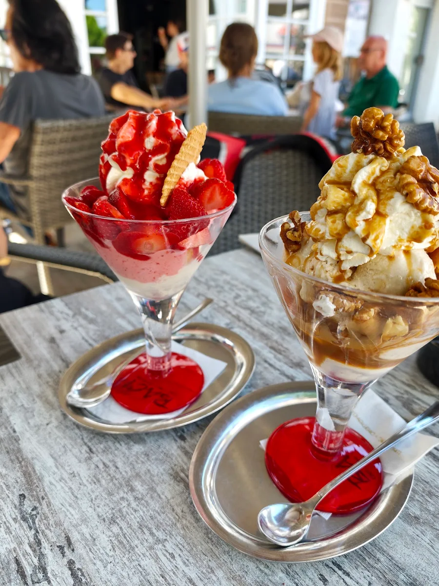 Essen und Trinken, Eiscafé BACI