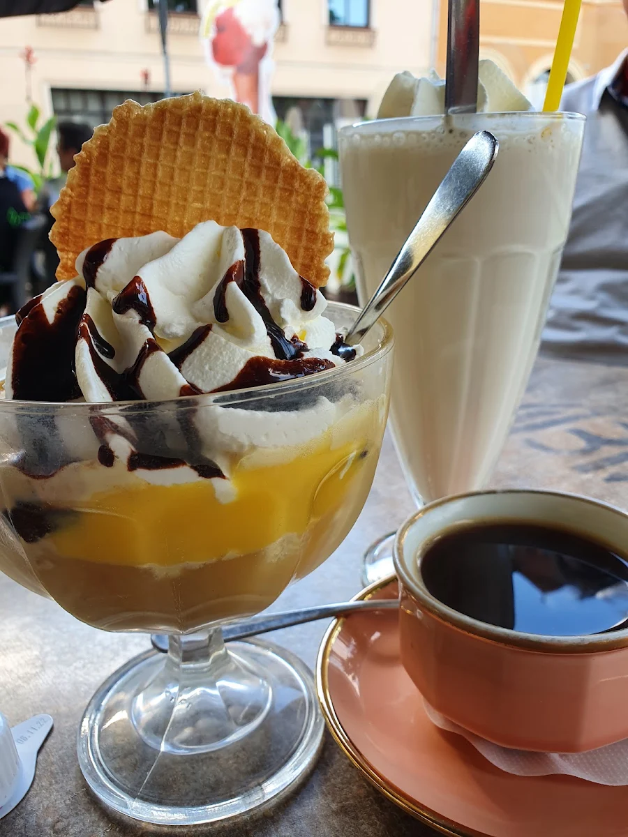 Essen und Trinken, Eiscafé Müller