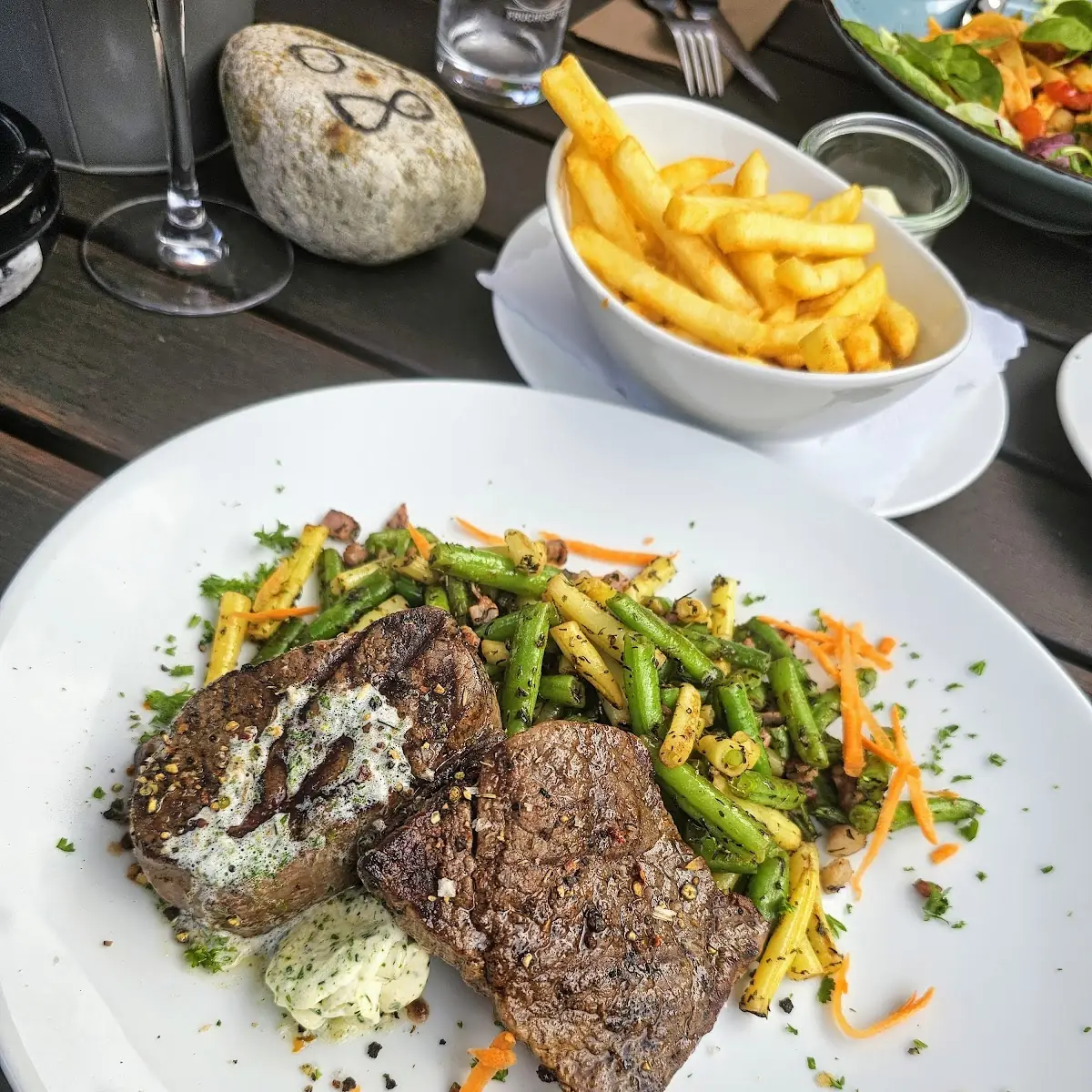 Essen und Trinken, FARMER STEAKHOUSE