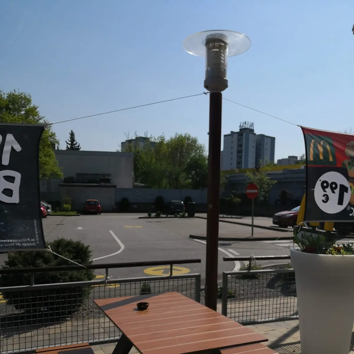 Atmosphäre, McDonald's