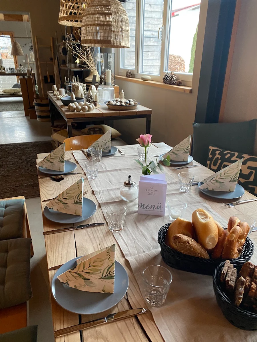 Essen und Trinken, ASTWERK