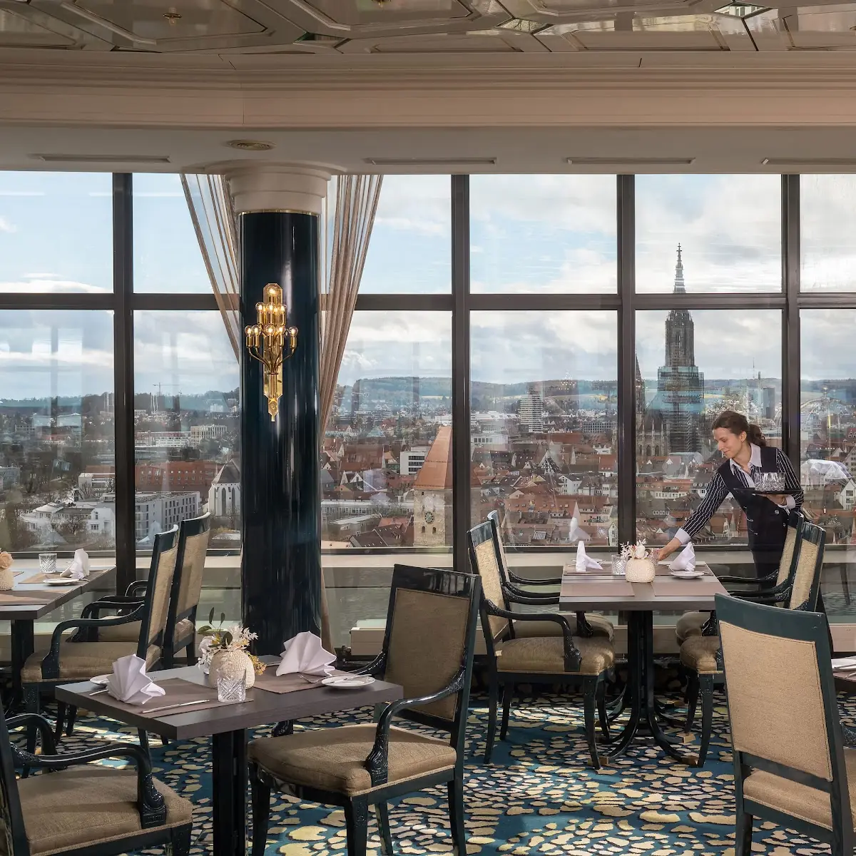 Atmosphäre, Panoramarestaurant in der 16. Etage (im Maritim Hotel Ulm)