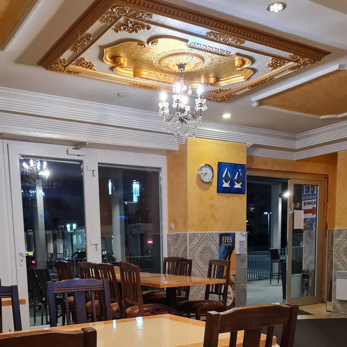 Atmosphäre, Efes Kebab und Pizza Haus