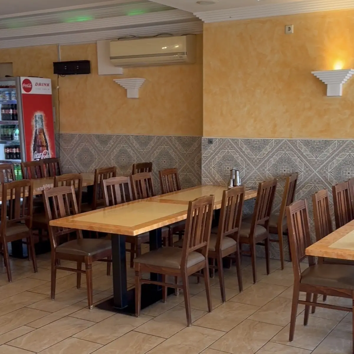 Atmosphäre, Efes Kebab und Pizza Haus