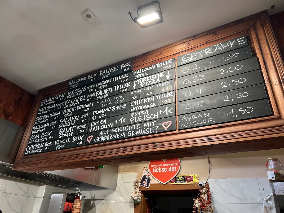Speisekarte, Mustafa Demir’s Retro Kebap
