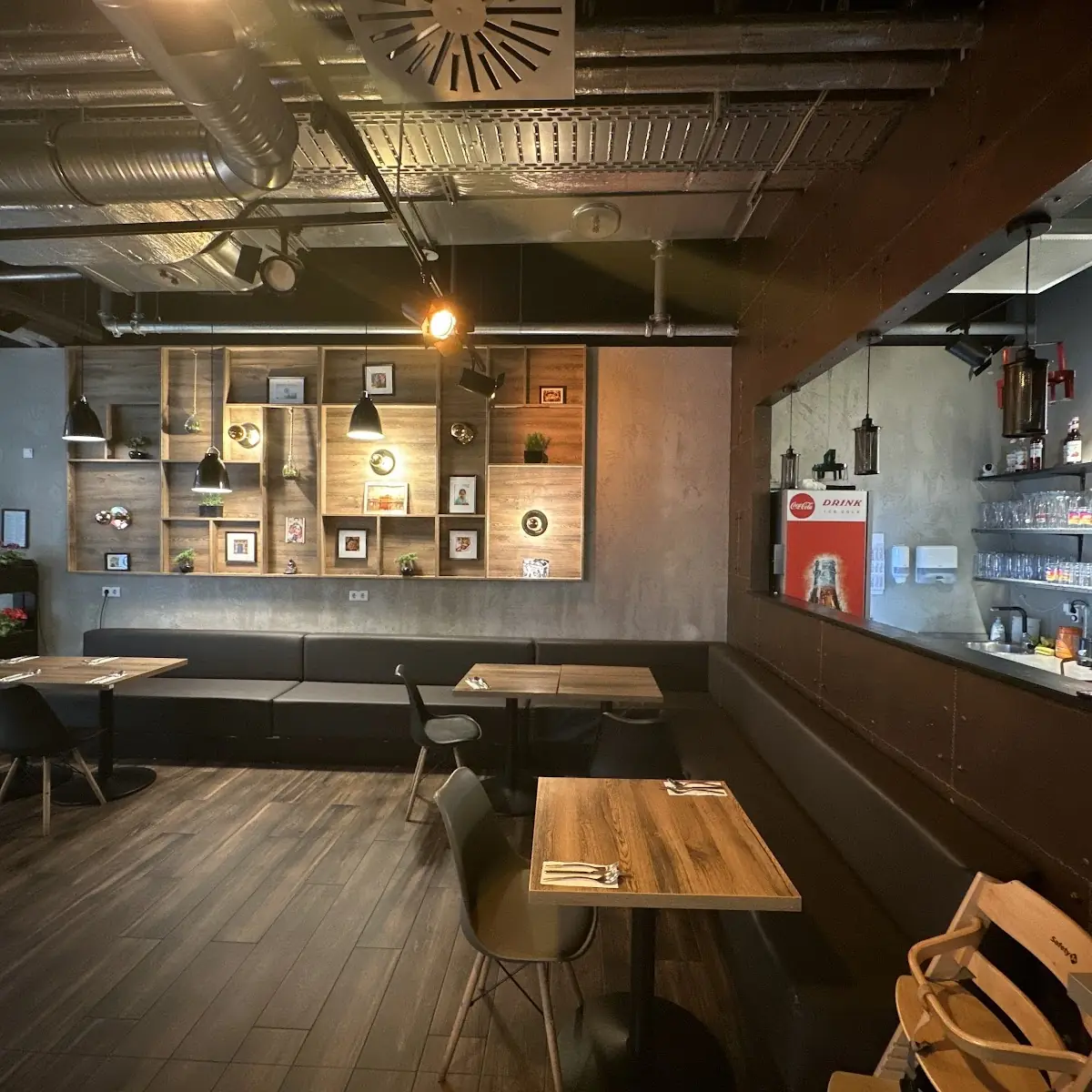 Atmosphäre, Restaurant In-Dish