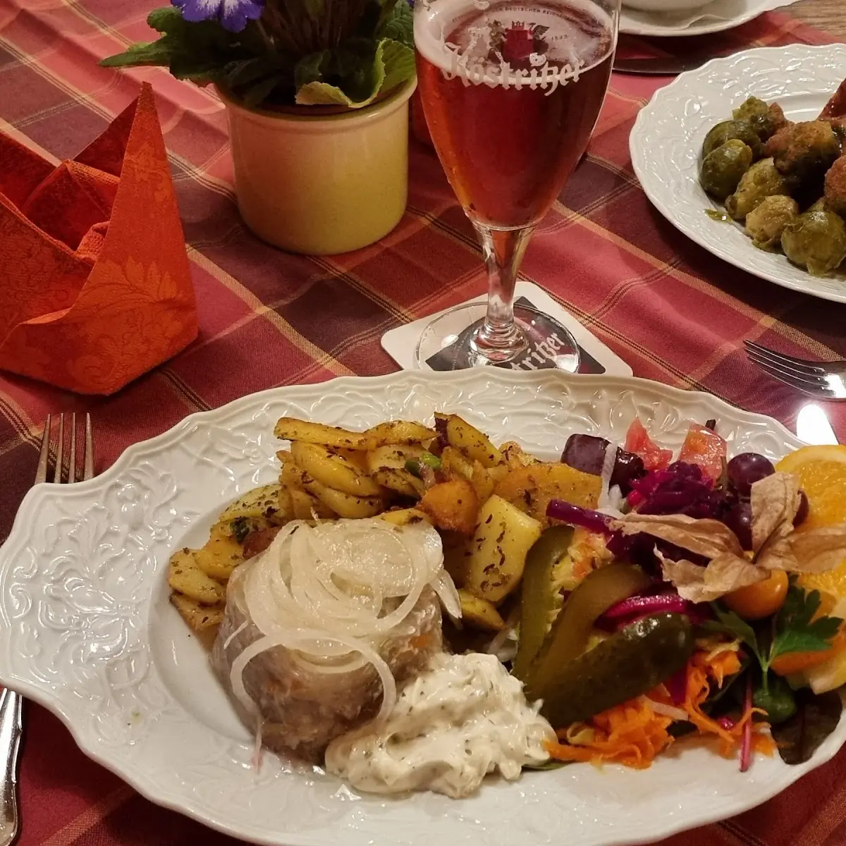 Essen und Trinken, Gaststätte Zum Schloßberg