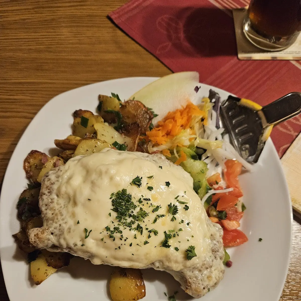 Essen und Trinken, Gaststätte Zum Schloßberg