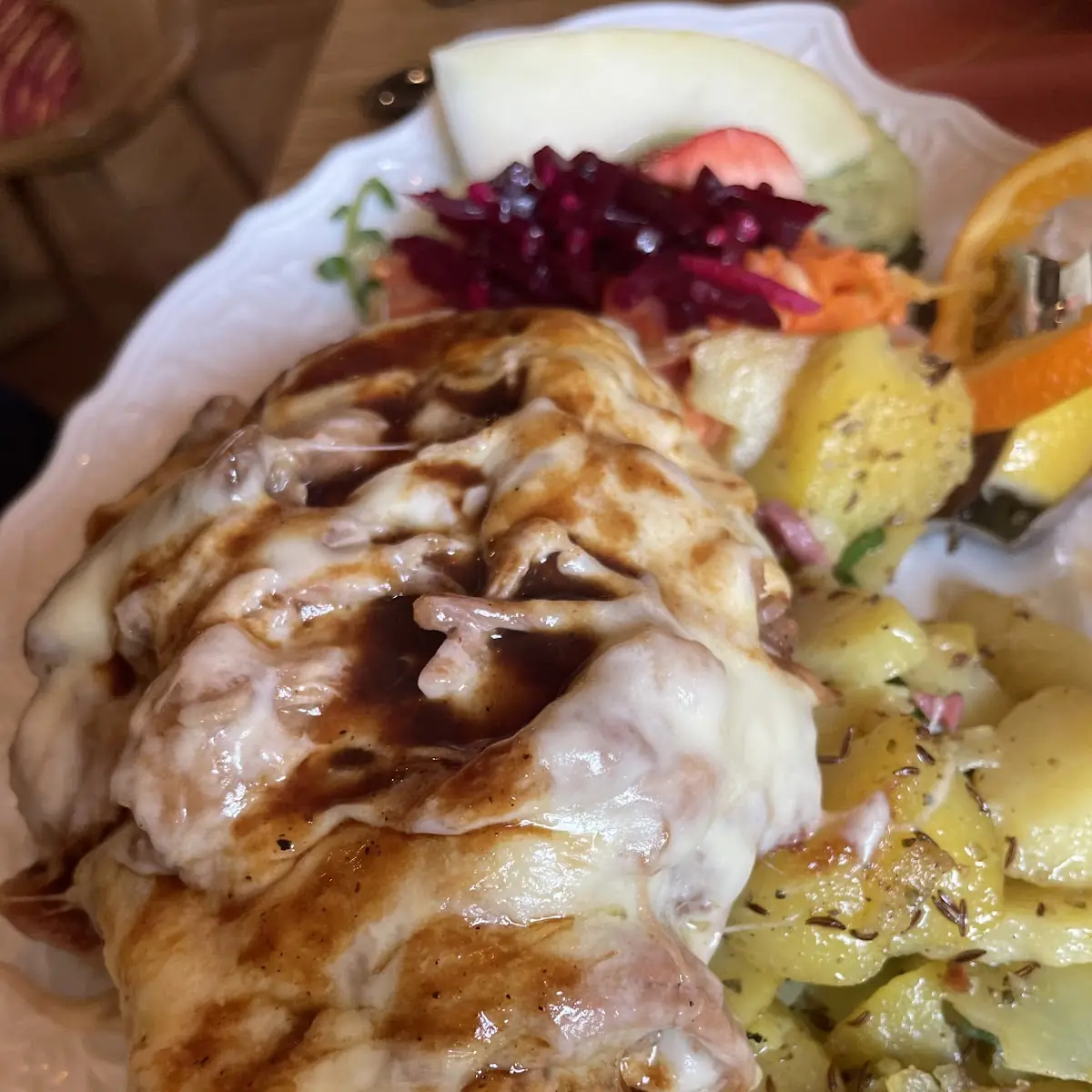 Essen und Trinken, Gaststätte Zum Schloßberg