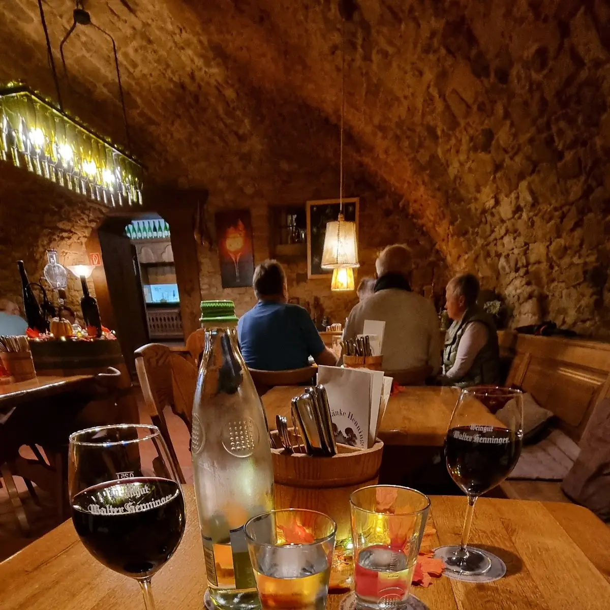 Essen und Trinken, Weinschänke Henninger