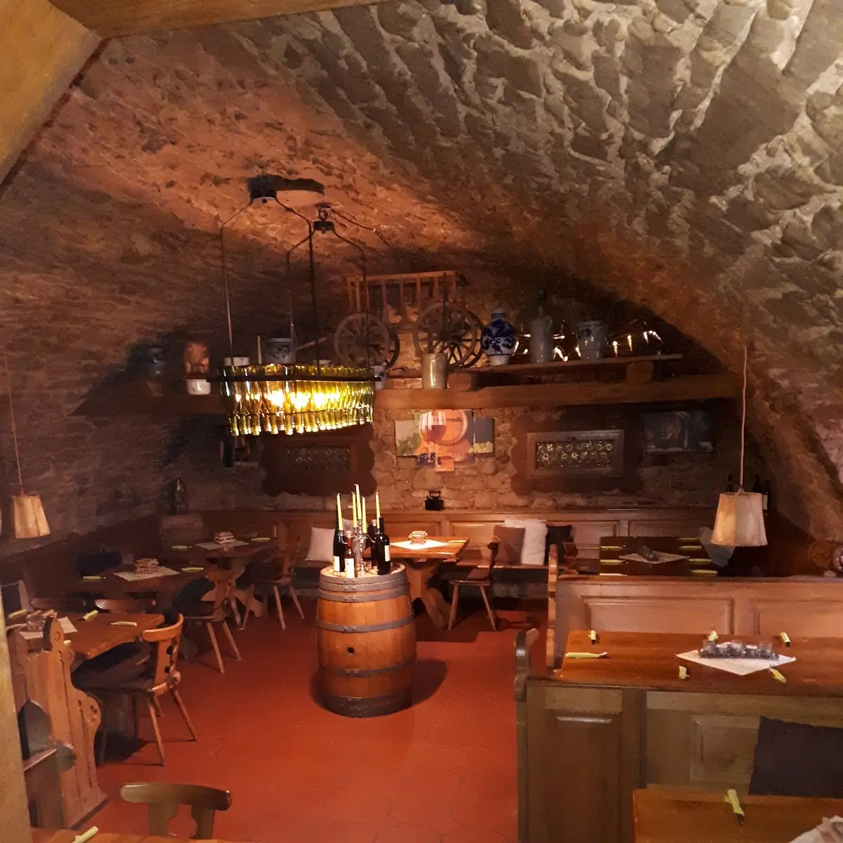 Atmosphäre, Weinschänke Henninger