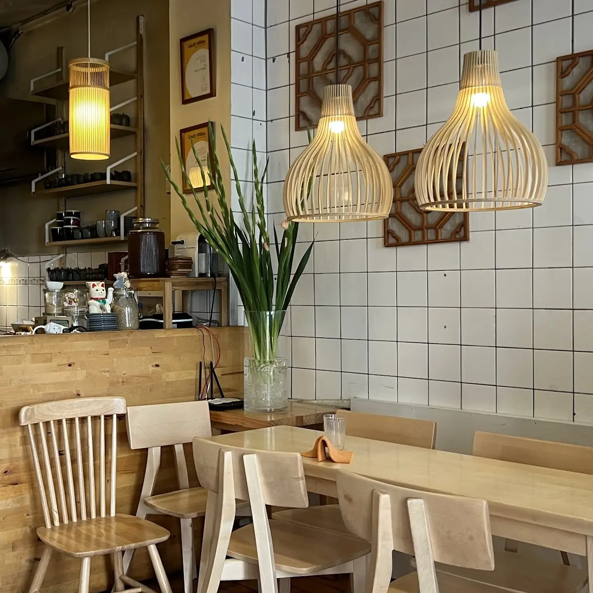 Atmosphäre, Bai Lu Noodles