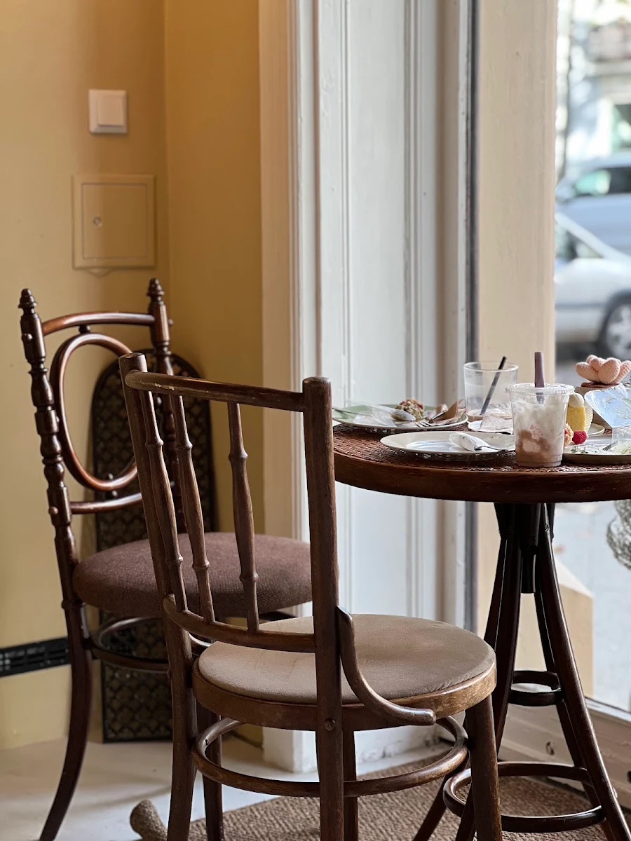 Atmosphäre, MOII Cafe