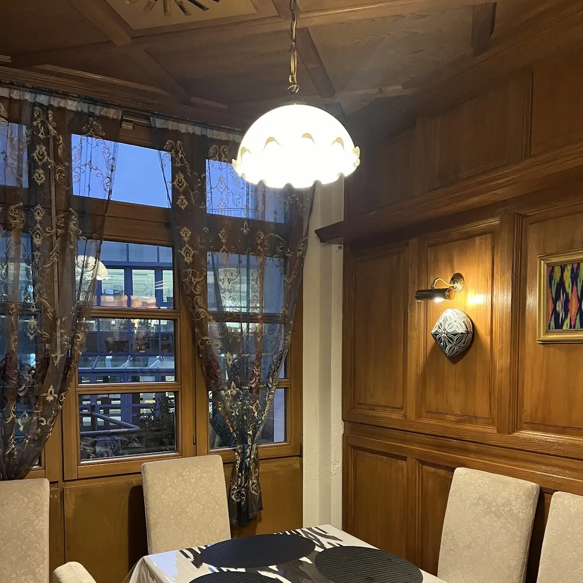 Atmosphäre, IZ Uigurisches Restaurant
