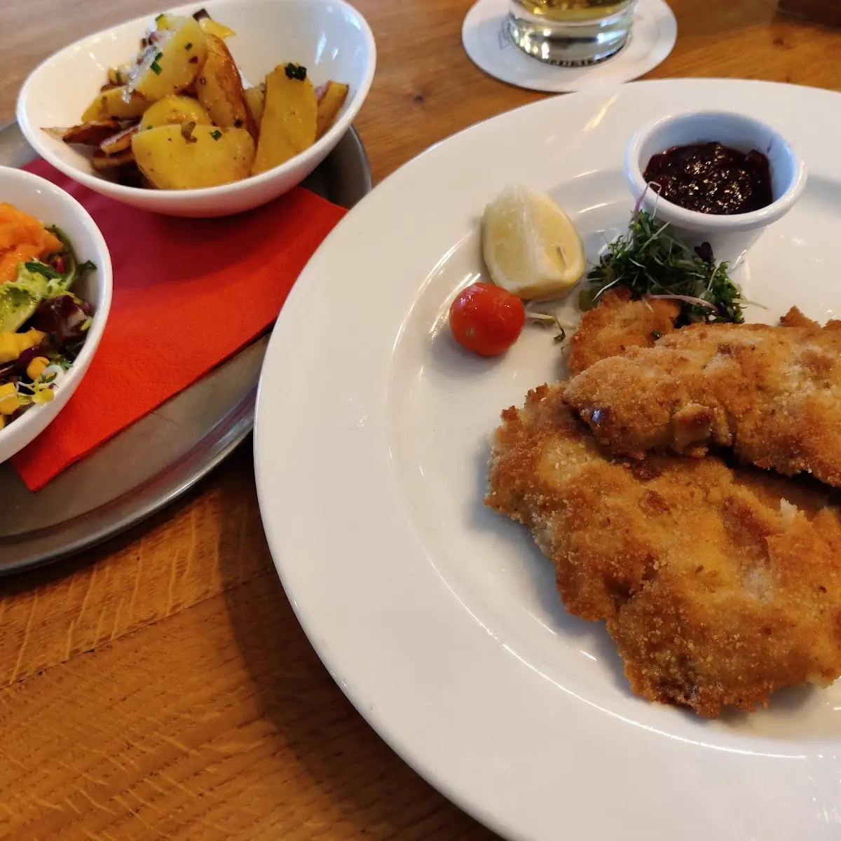 Essen und Trinken, Cantina in der Pasinger Fabrik GmbH