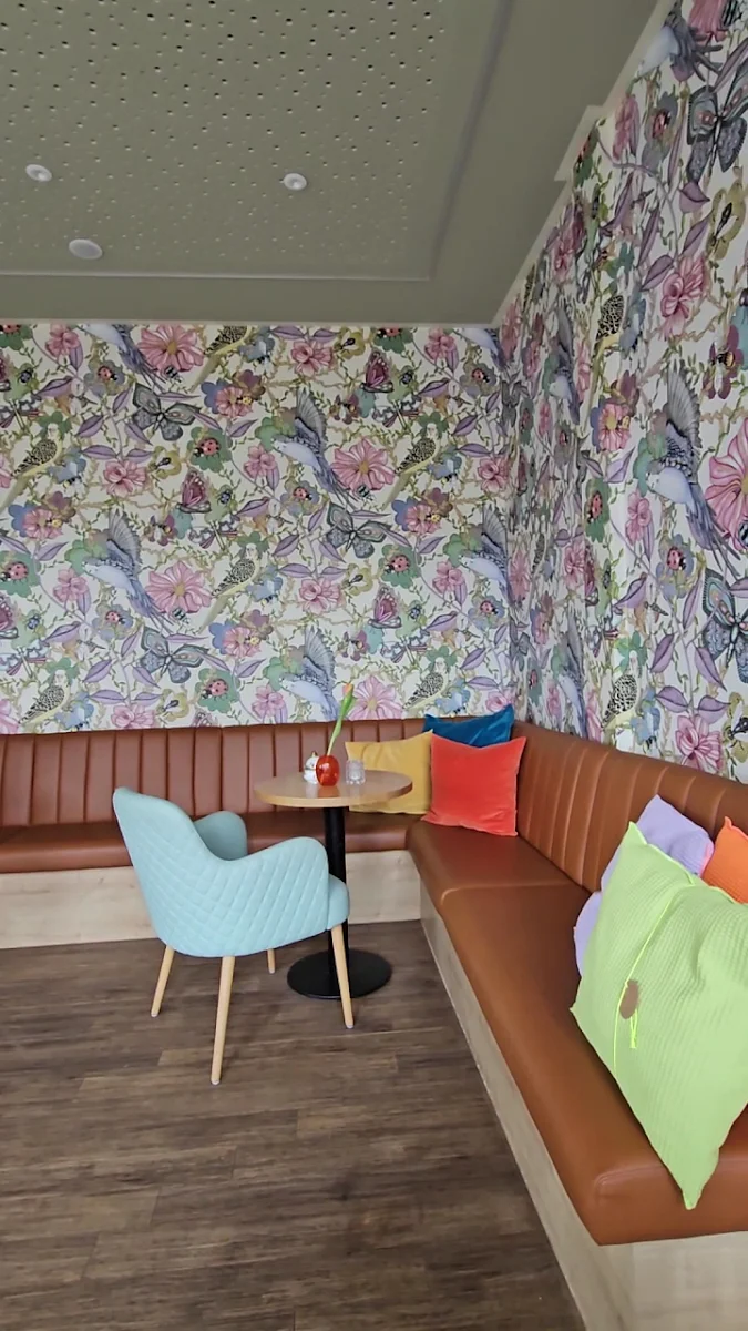 Atmosphäre, Petit Café et Surprise