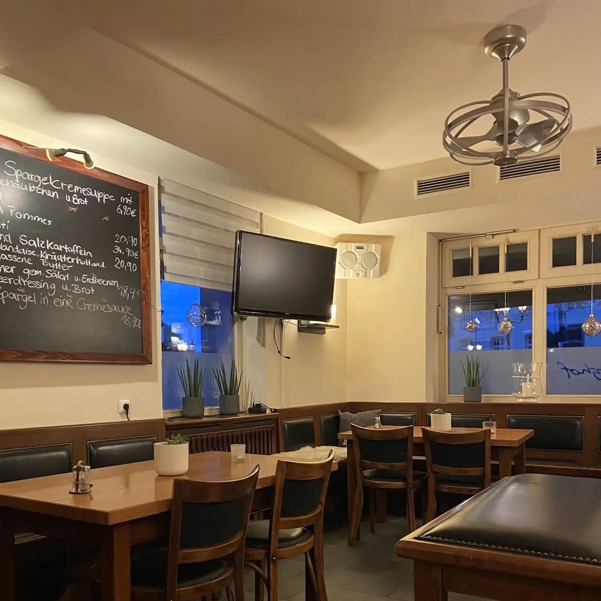 Atmosphäre, Wirtshaus Burghof Brüggen