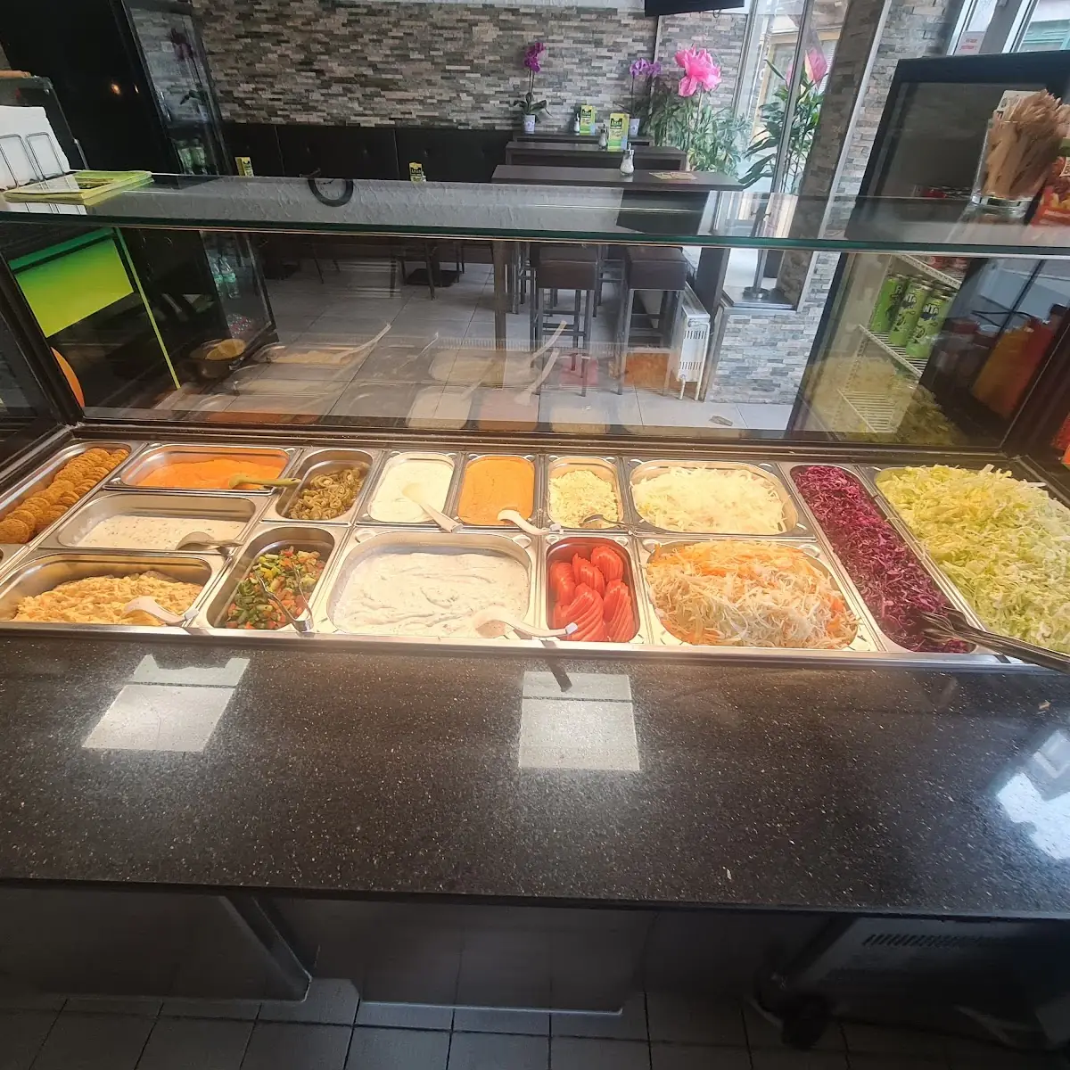 Atmosphäre, ÄDAR Vegan & Döner