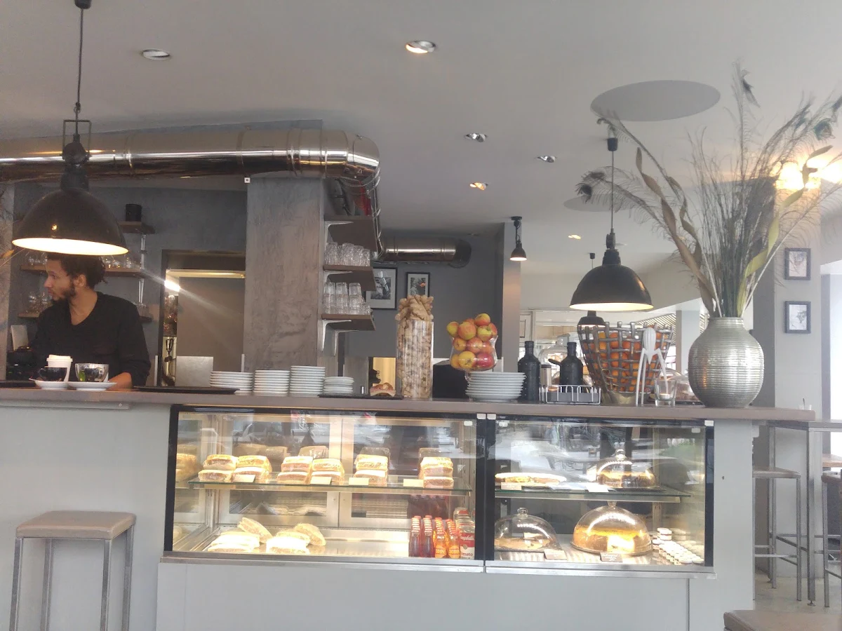 Atmosphäre, Th cafe