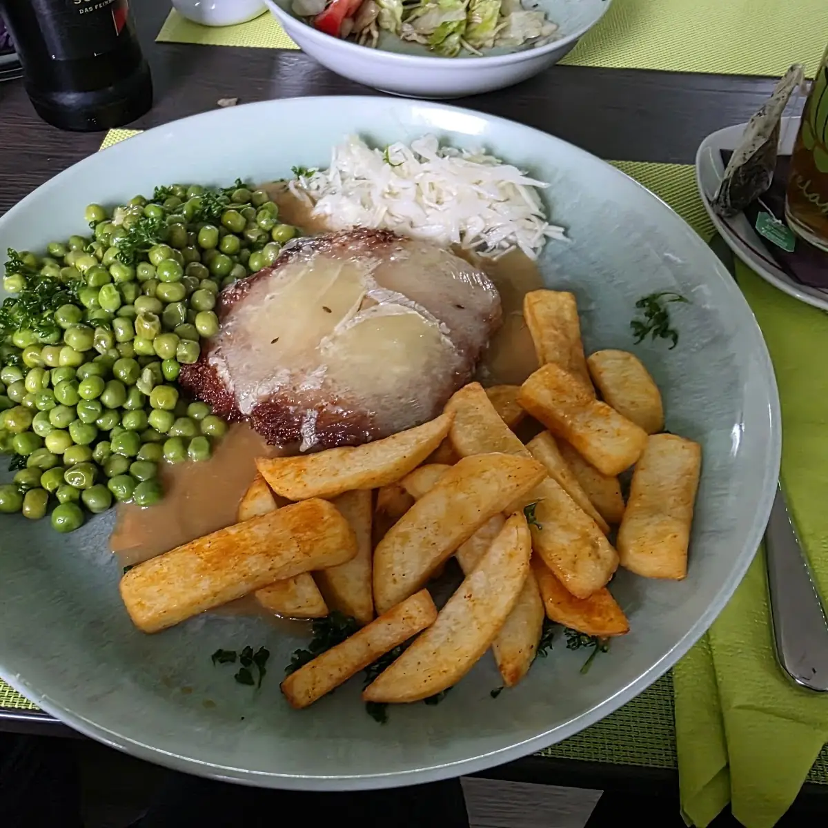 Essen und Trinken, Gaststätte zum Nußbaum
