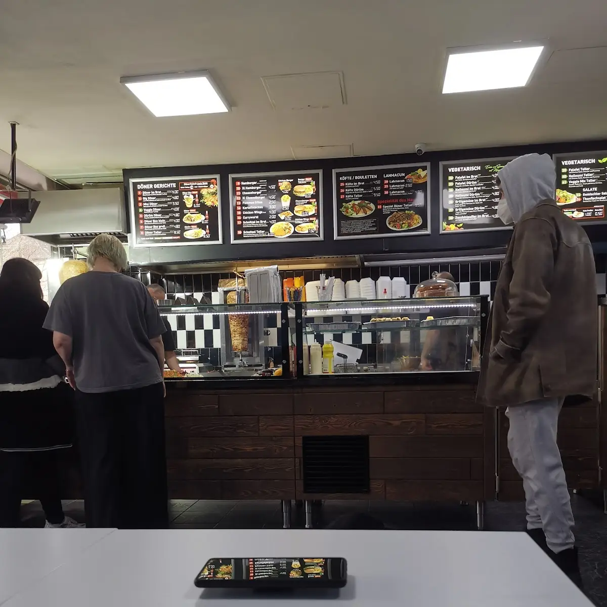 Atmosphäre, Döner x Burger