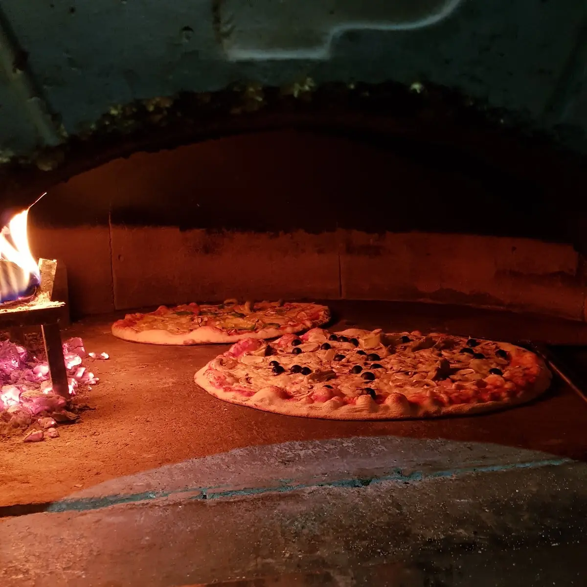 Essen und Trinken, Pizzeria La Fattoria