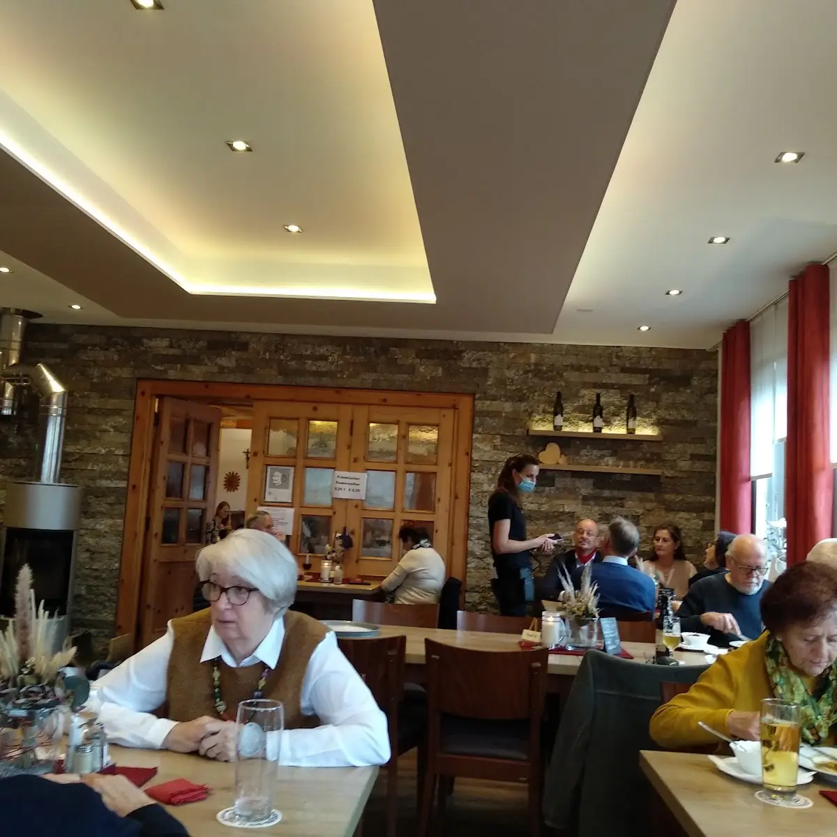 Atmosphäre, Gasthaus Kellermann „Schwarzer Adler“