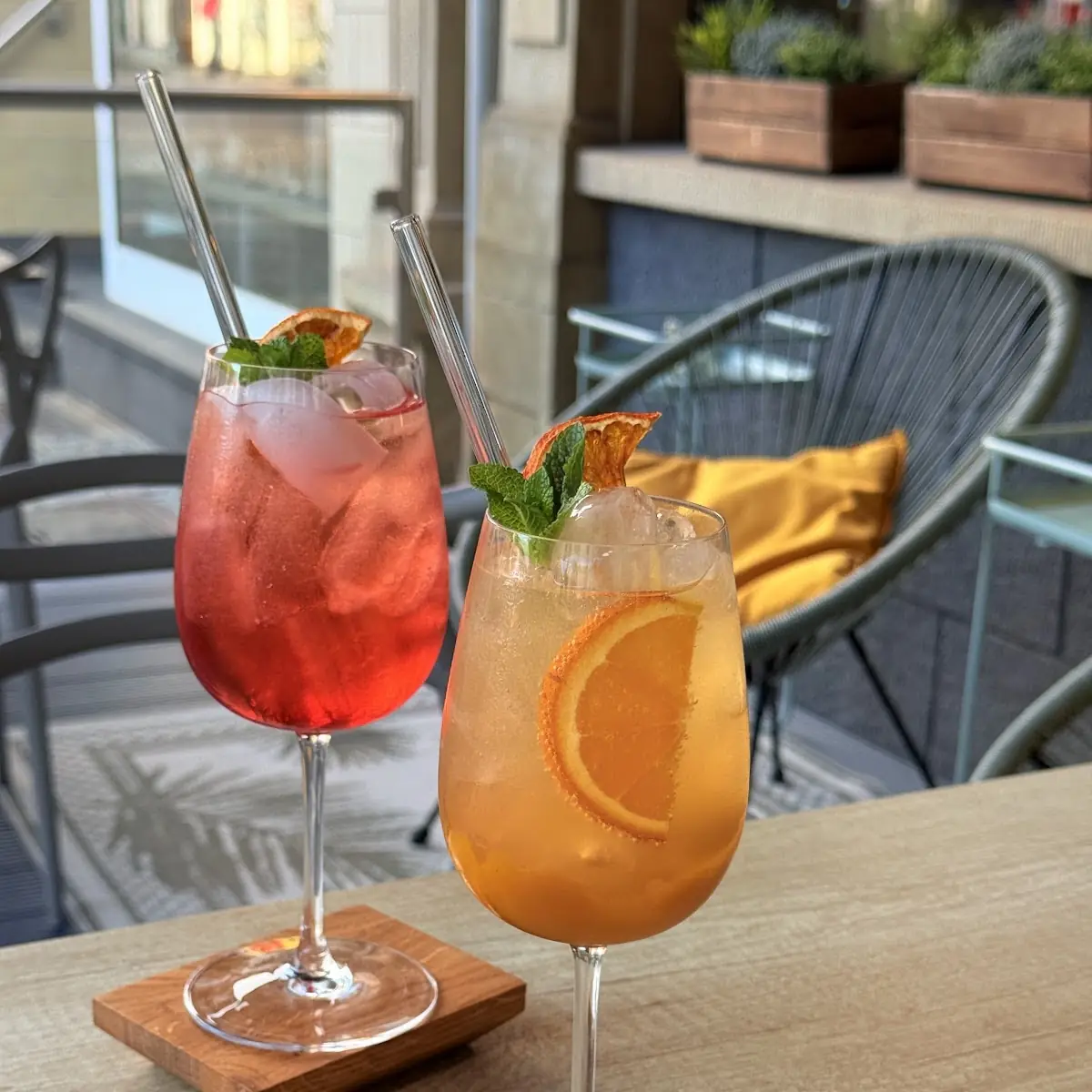 Essen und Trinken, Fingerly Restobar