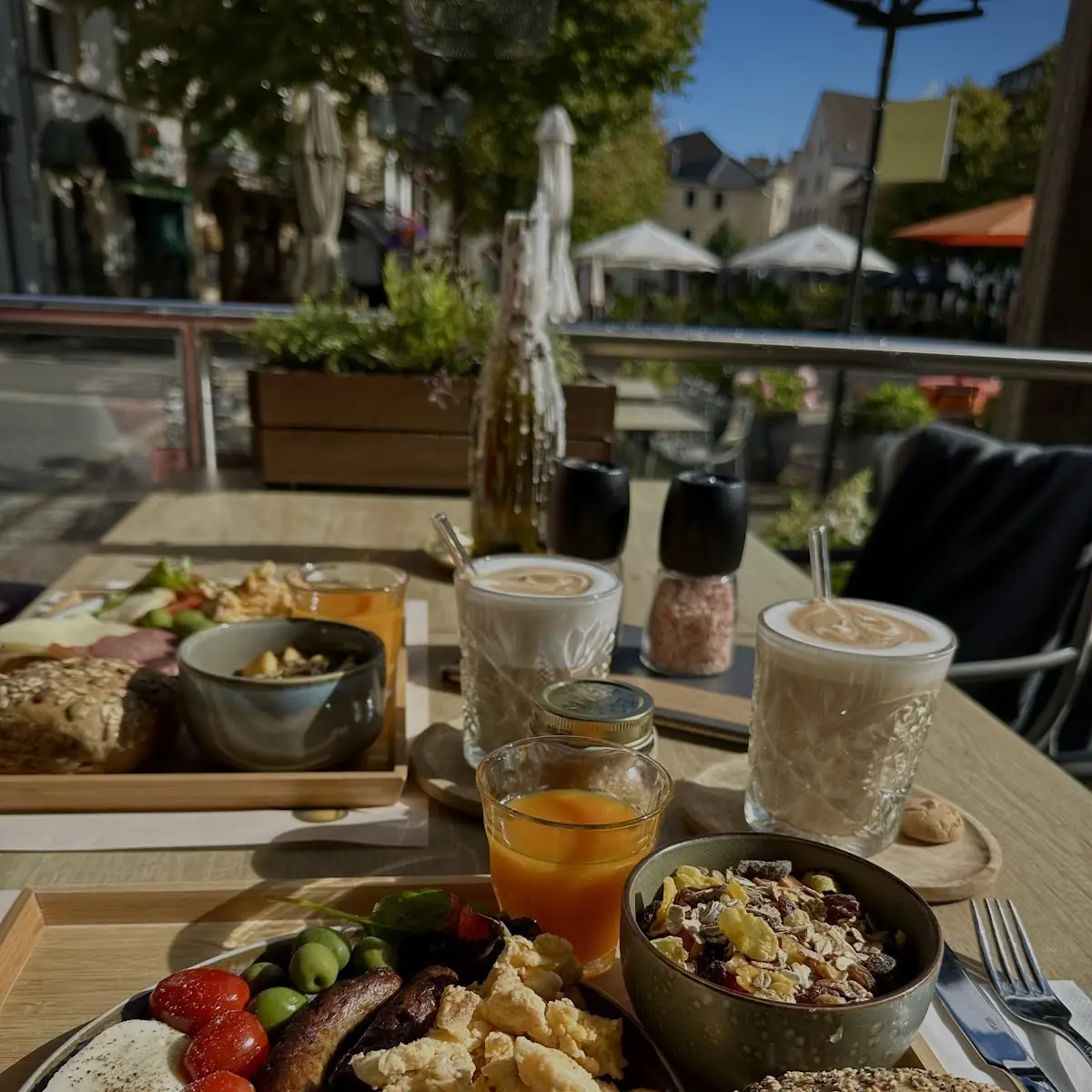 Essen und Trinken, Fingerly Restobar