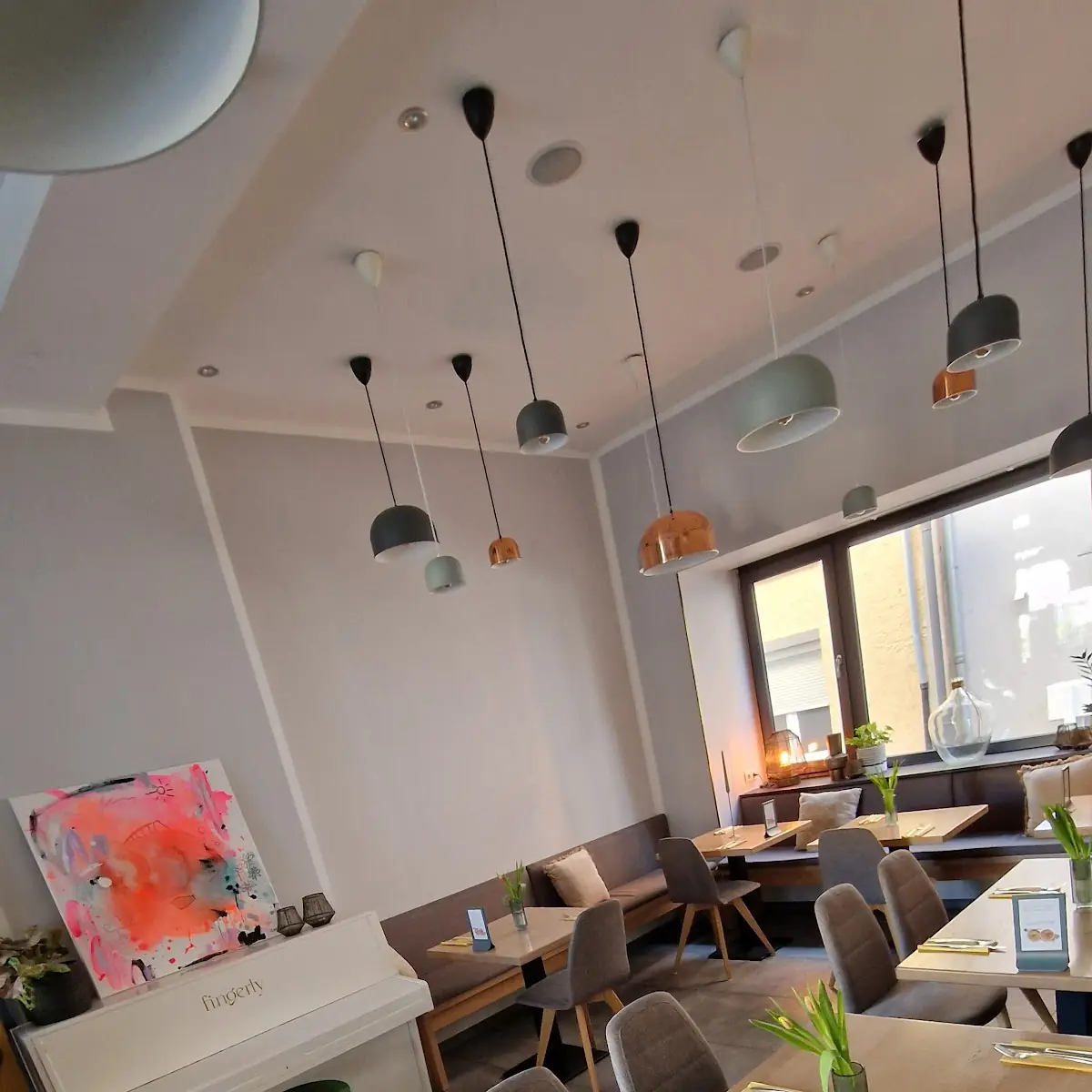Atmosphäre, Fingerly Restobar