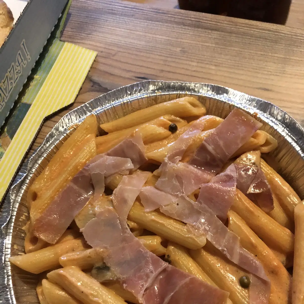 Essen und Trinken, Pizzeria Trattoria Raffaello Inh. Cesare Tangredi