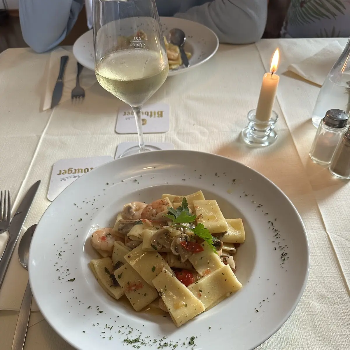 Essen und Trinken, Pizzeria Trattoria Raffaello Inh. Cesare Tangredi