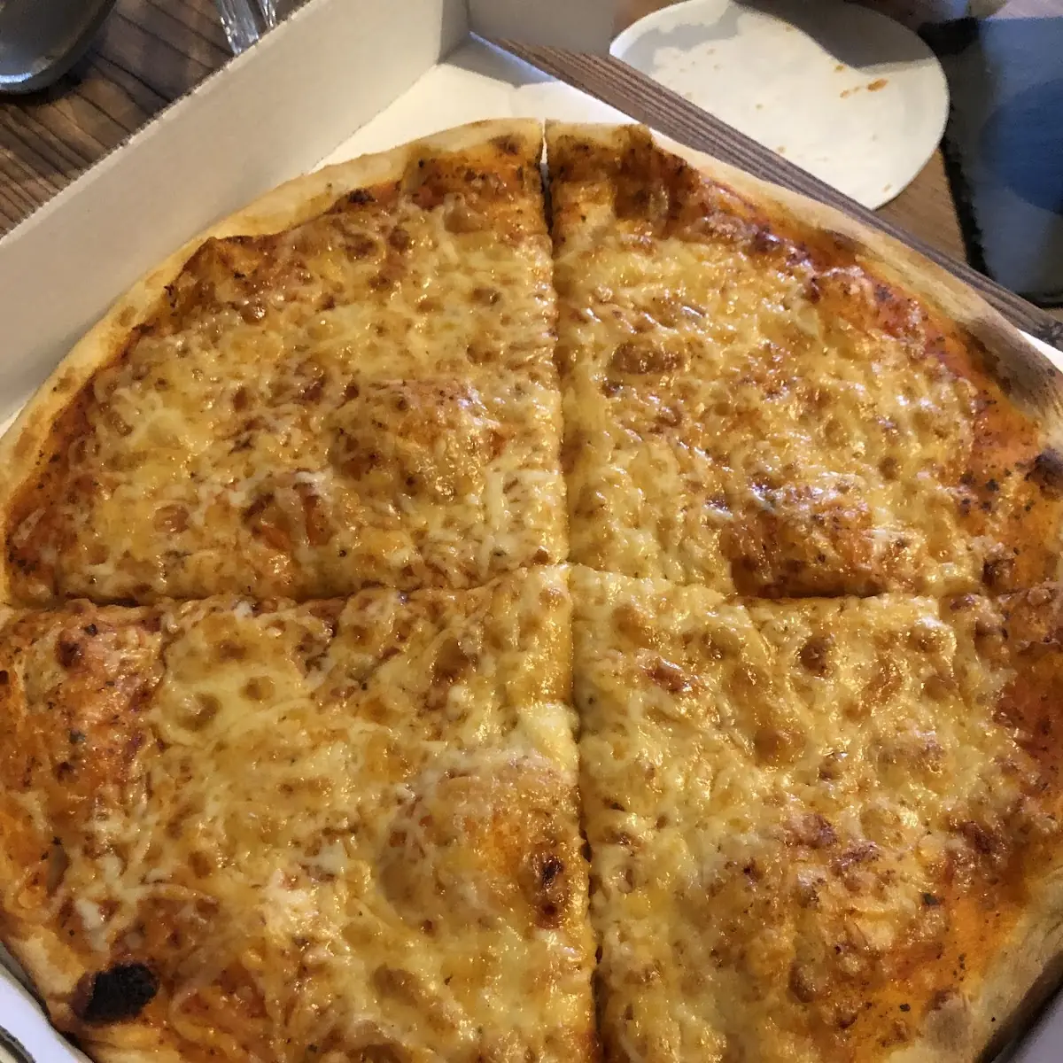 Essen und Trinken, Pizzeria Trattoria Raffaello Inh. Cesare Tangredi