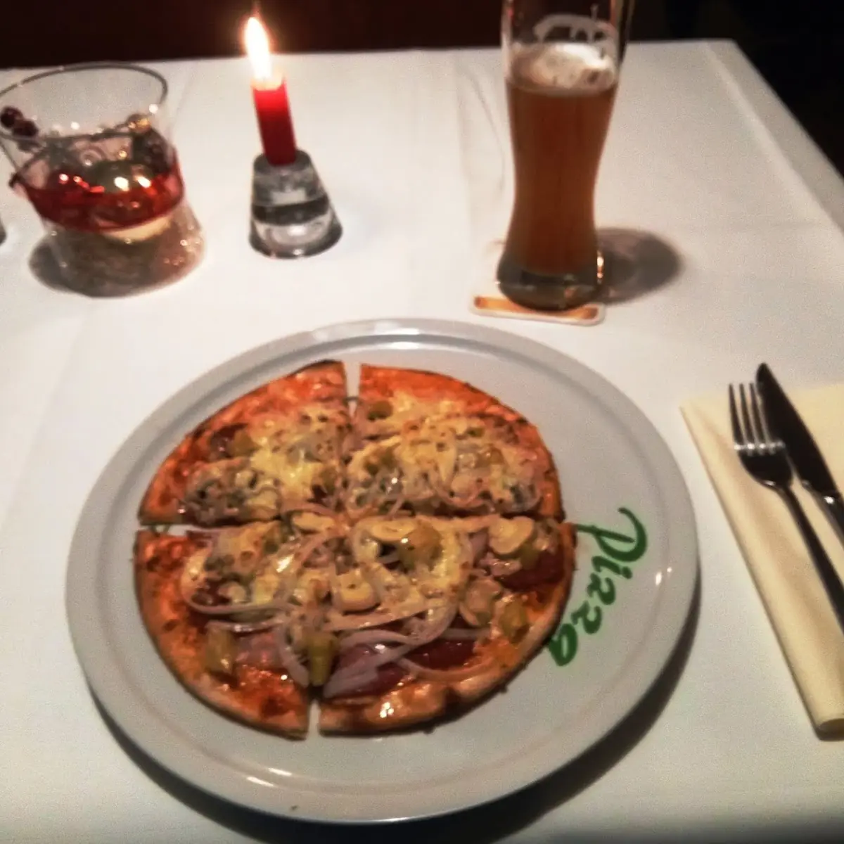 Essen und Trinken, Pizzeria Trattoria Raffaello Inh. Cesare Tangredi