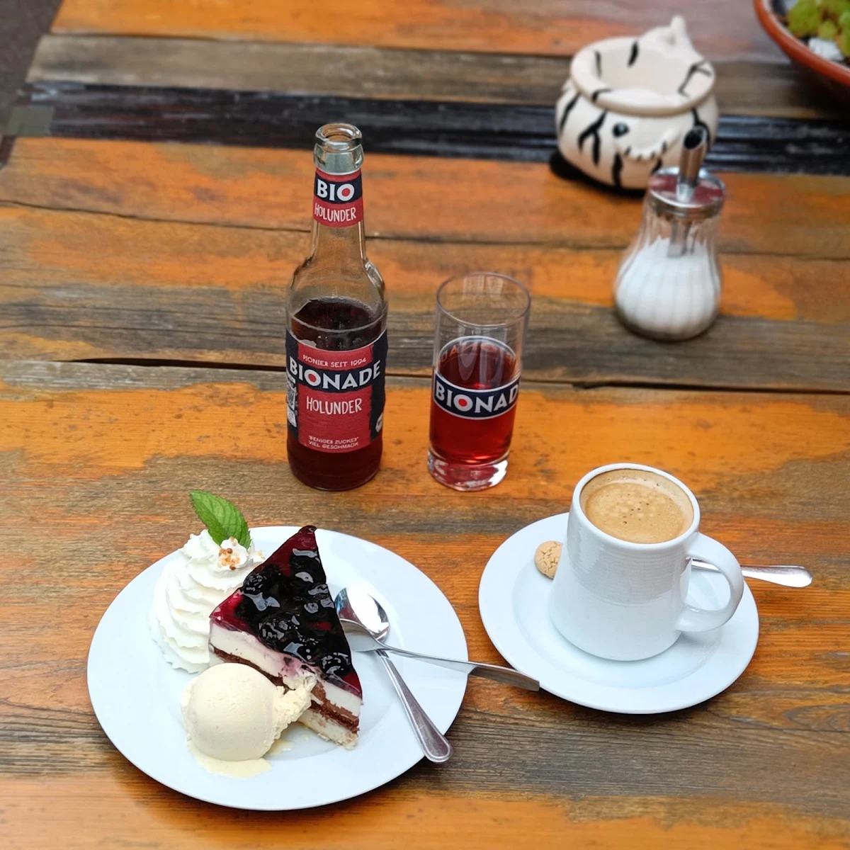 Essen und Trinken photo 3