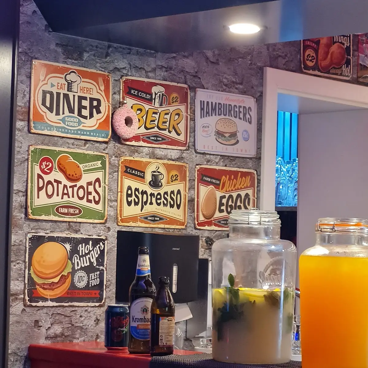 Speisekarte, Betsys Diner